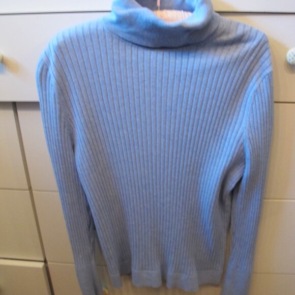 Talbots Pretty Light Blue Ribbed Turtleneck with Beaded Sleeves Size Large - Picture 3 of 7